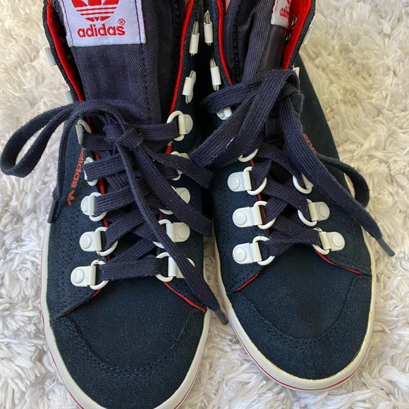 Adidas - Picture 3 of 6